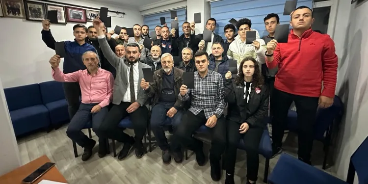 Zonguldaklı hakemler, Meler’e yapılan saldırıya siyah kart gösterdi