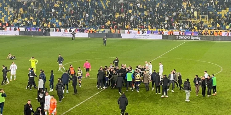 Faruk Koca ile Ankaragücü kulübünün 5 idarecisi ve 7 görevlisi PFDK’ya sevk edildi