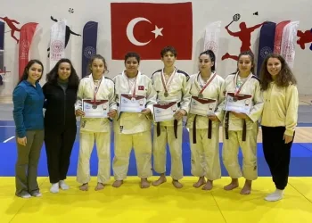 Okul sporlarında Salihli rüzgarı esti