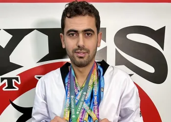 İşitme diliyle öğrendiği taekwondoda başarıdan başarıya koşuyor