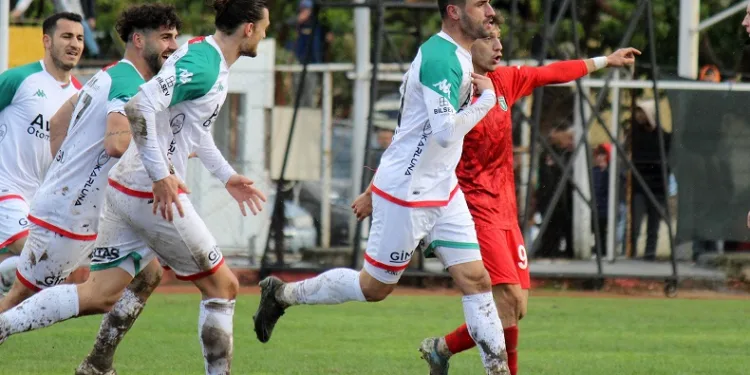 Karşıyaka’nın golcüsü deplasmanda atıyor