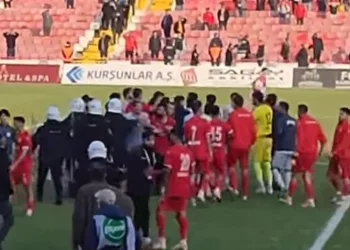 Balıkesirspor futbolcusu ve yöneticisi PFDK’ya sevk edildi