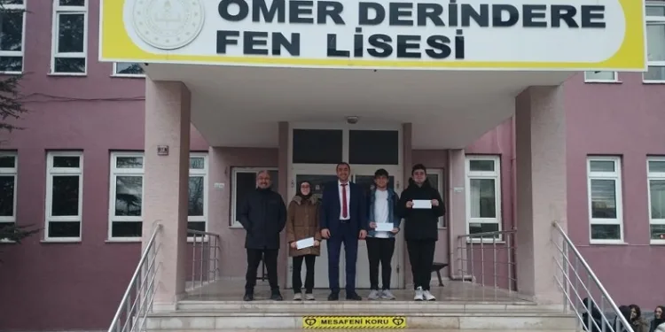 Liseli gençler küfür ve argoya karşı yarıştı