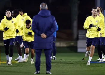 Fenerbahçe maç saatini bekliyor