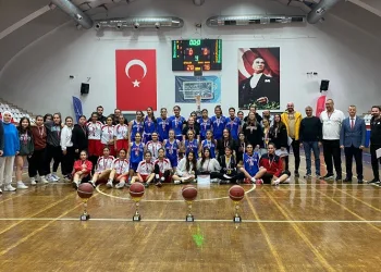 Liseler arası basketbol karşılaşmaları sona erdi