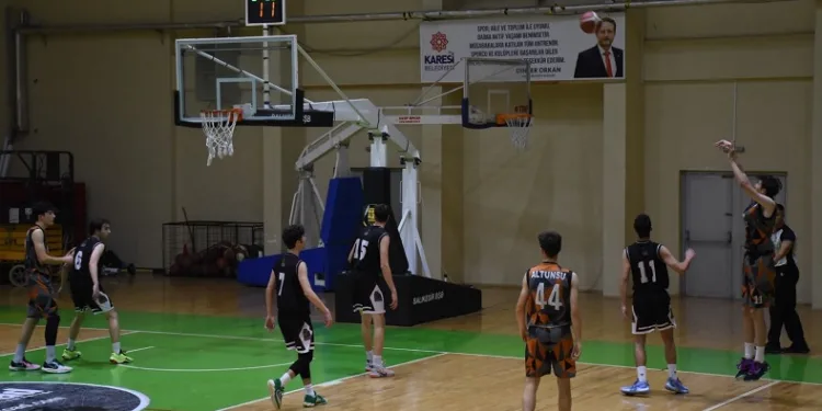 Basketbol ‘de İnebey Anadolu Lisesi Balıkesir 2. oldu