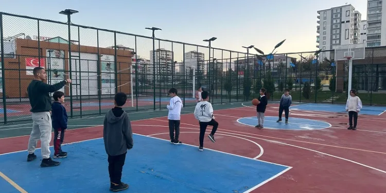 Kayapınar’da 3 bin 93 öğrenci spor kurslarından faydalanıyor