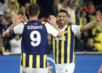 Edin Dzeko, 2 golle yıldızlaştı