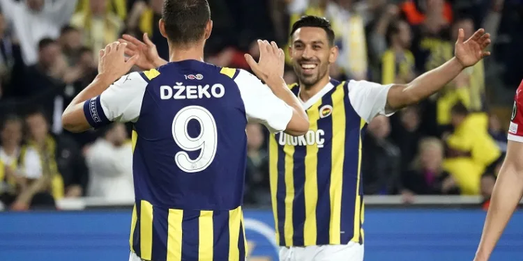 Edin Dzeko, 2 golle yıldızlaştı