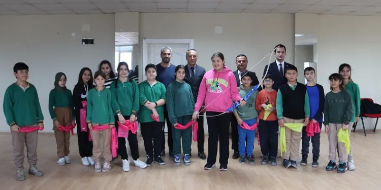 İlk kez açılan ata sporu kursu yoğun ilgi gördü