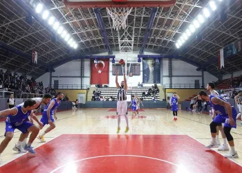 Sakarya Büyükşehir Basket Etimetsgut’u ağırlıyor