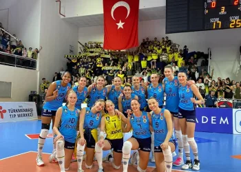 Fenerbahçe Opet, ligde ilk yarıyı lider tamamladı