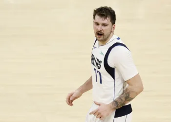 NBA’de Luka Doncic’in triple-double performansı Dallas’a galibiyeti getirdi