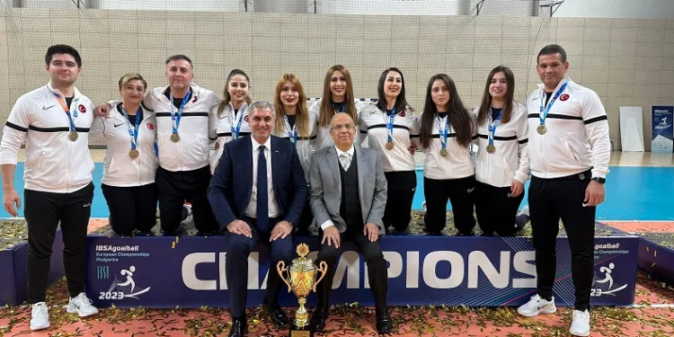 İsrail’i finalde devirerek 3. kez Avrupa şampiyonu olan Milli takım, ödülü Filistin’e armağan etti
