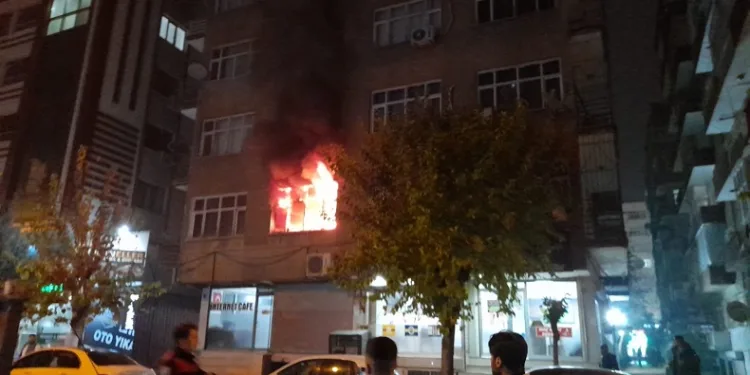 Diyarbakır’da ev yangını