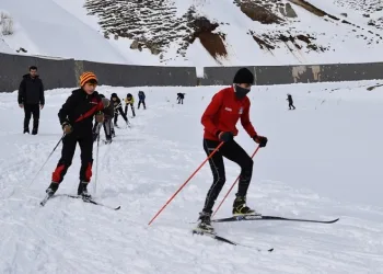 Nemrut Dağı’nda kayaklı koşu antrenmanı