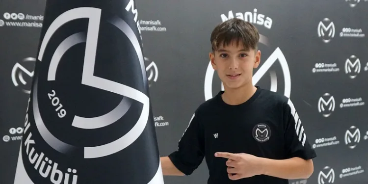 Manisa FK Akademisi genç yeteneği bünyesine kattı
