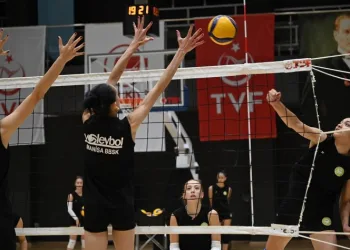 Manisa BBSK’nin Sultanları Aliağa maçına hazırlanıyor