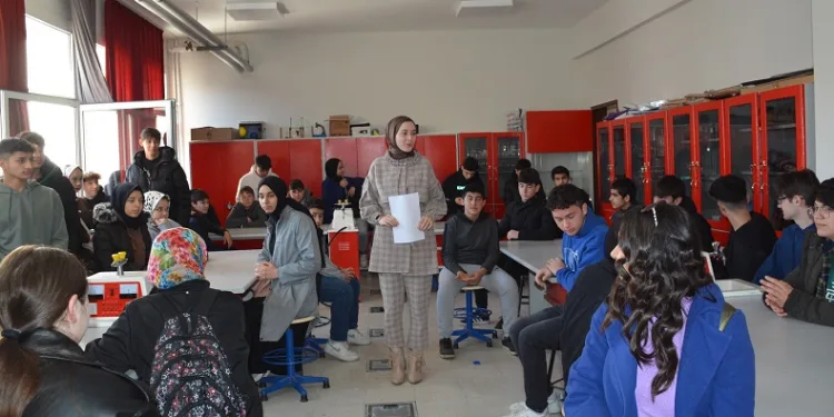 YKS öncesi gelecekte gidecekleri bölümleri gezdiler