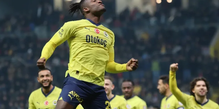 Michy Batshuayi hat-trick yaptı, galibiyetin mimarı oldu