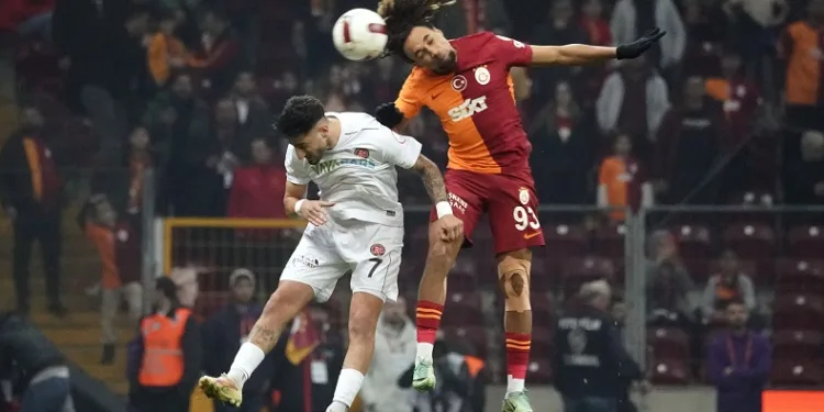 Galatasaray’da derbi öncesi sarı kart sınırındakilerde kart görmedi