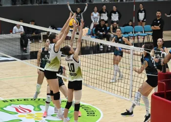Manisa BBSK Sultanları set vermedi