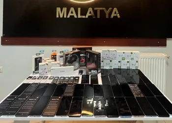 Malatya’da çok sayıda kaçak cep telefonu ele geçirildi