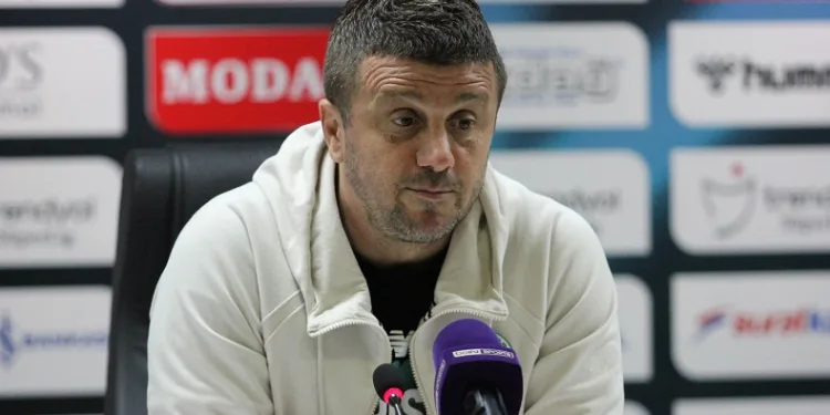 Konyaspor Teknik Direktörü Hakan Keleş: “Ucuz bir penaltı ile puan kaybettiğimiz için üzgünüz”