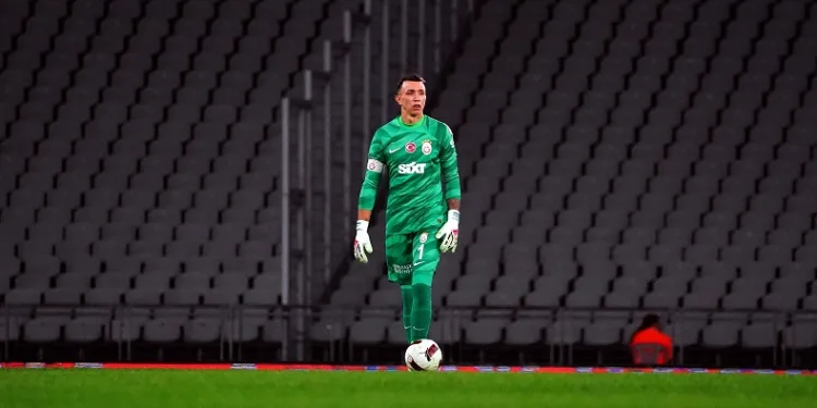 Galatasaray’da, Fenerbahçe derbilerinin en deneyimlisi Fernando Muslera