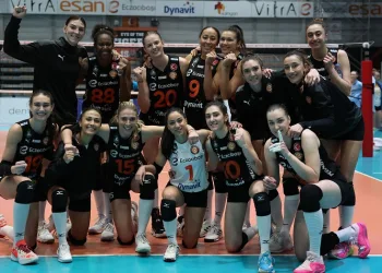 Sultanlar Ligi : Eczacıbaşı Dynavit: 3 – PTT: 0