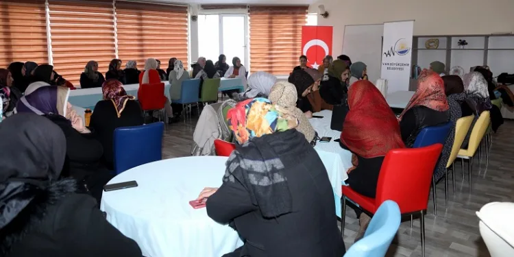 Van’da “ihlas ve samimiyet” konulu söyleşi düzenlendi