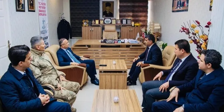 Gaziantep Valisi Kemal Çeber, MÜZSAN Başkanı Ahmet Onurlu ile bir araya geldi