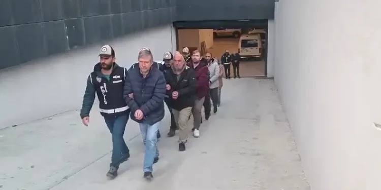 Tapuda rüşvet operasyonunda 4 tutuklama