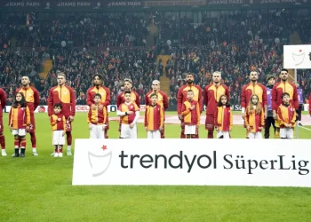 Galatasaray liderlik için derbiye çıkacak