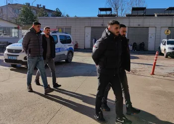 İstanbul’dan Bursa’ya uyuşturucu getiren şahıslar yakalandı
