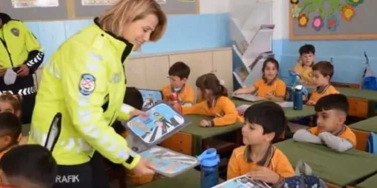 Sinop polisi 43 bin kişiyi bilgilendirdi
