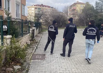 Apartmanın karşısında el bombası bulundu