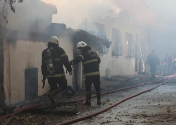 Kahramanmaraş’ta eve sıçrayan yangın korkuttu