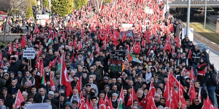 Kayseri’de binlerce kişi Filistin için yürüdü