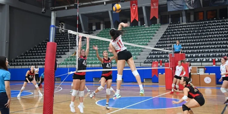 Manavgat Belediyespor Kadın Voleybol Takımı dolu dizgin