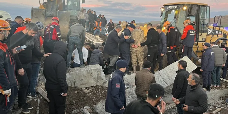Kum ocağında göçük:1 ölü, 1 yaralı