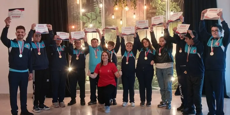 Aydınlı özel sporcular Denizli’den derece ile döndü