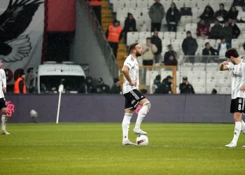 Beşiktaş ligin ilk yarısında istikrarı sağlayamadı