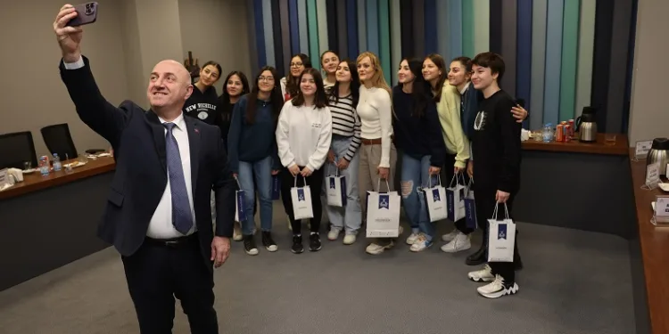 Darıca Belediye Başkanı Muzaffer Bıyık: “Sporu geniş kesimlere yaydık”