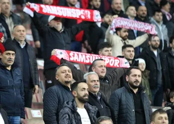 İki dönem transfer yasağı alan Samsunspor, bilet fiyatlarını yarıya indirdi