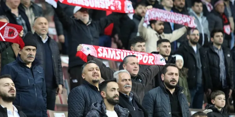 İki dönem transfer yasağı alan Samsunspor, bilet fiyatlarını yarıya indirdi