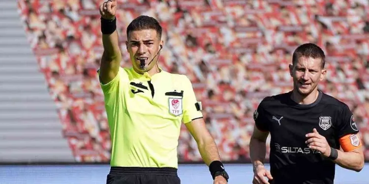 Balıkesirli genç hakem Süper Lig yolunda