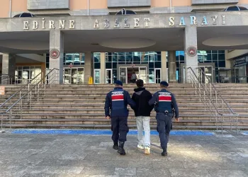 İstanbul’da aranan firari Bartın’da yakalandı