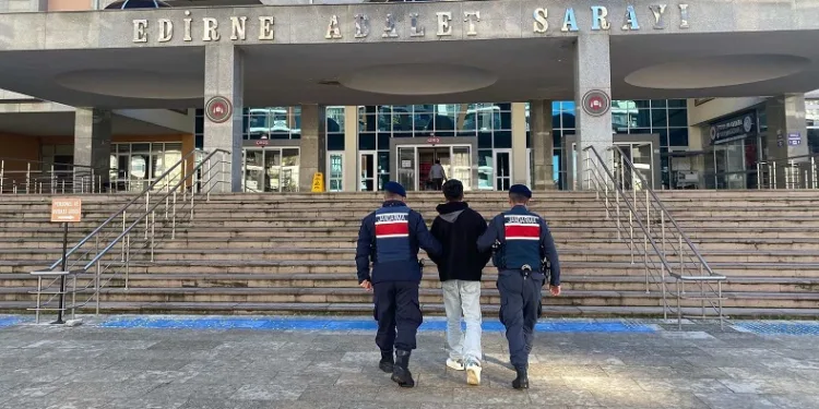 İstanbul’da aranan firari Bartın’da yakalandı