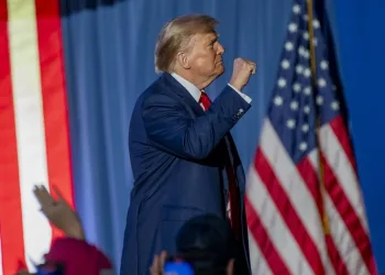 Colorado’da hezimete uğrayan Donald Trump, Michingan’da zafer kazandı